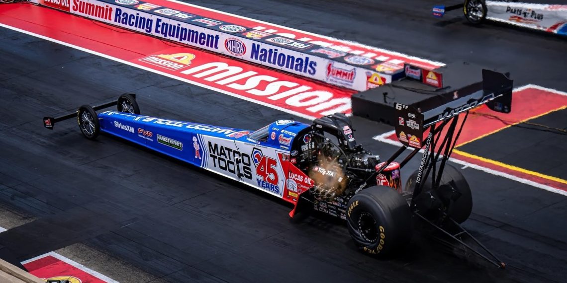 Brown, Tasca, Stanfield e M. Smith se revezam na viagem da NHRA a